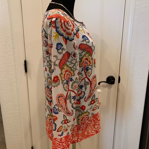 Violet & Claire floral blouse 🎀 Size Large - Picture 2 of 4